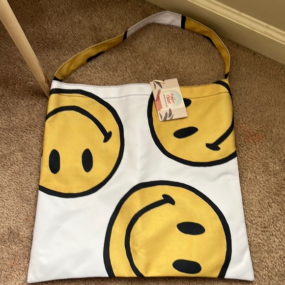 Smiley Face trendy tote bag/ beach bag - Picture 1 of 1